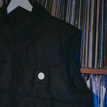Load image into Gallery viewer, White Label WL-002 Gilet
